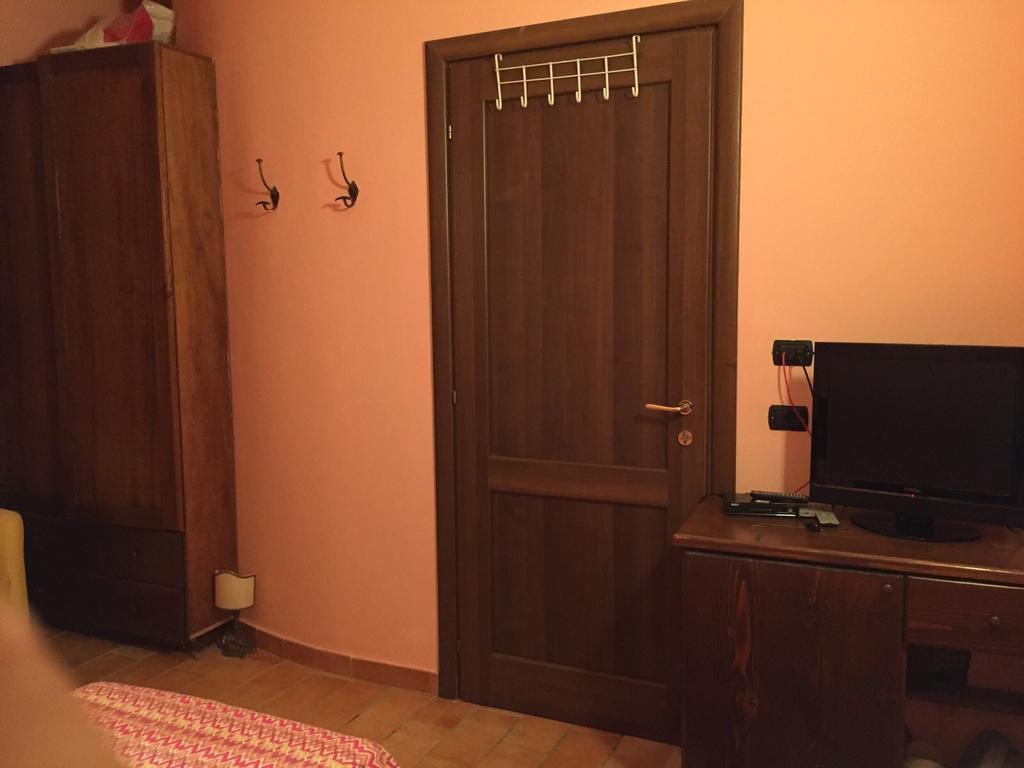 Hôtel Il Casello à Paola Chambre photo