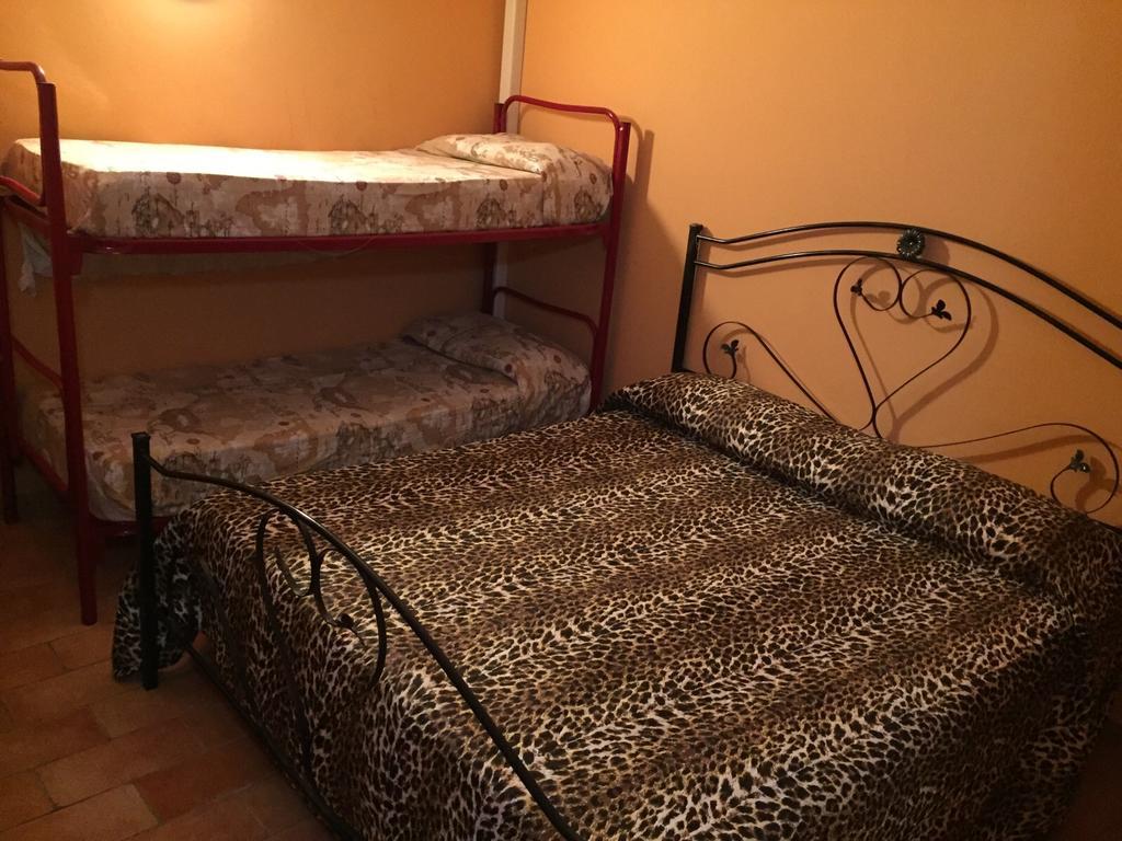 Hôtel Il Casello à Paola Chambre photo